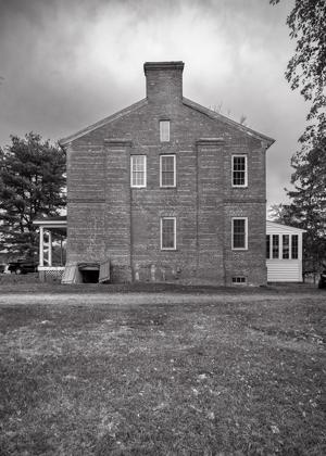 1-to-3 banding on gable with glazed header course banding; 1790s